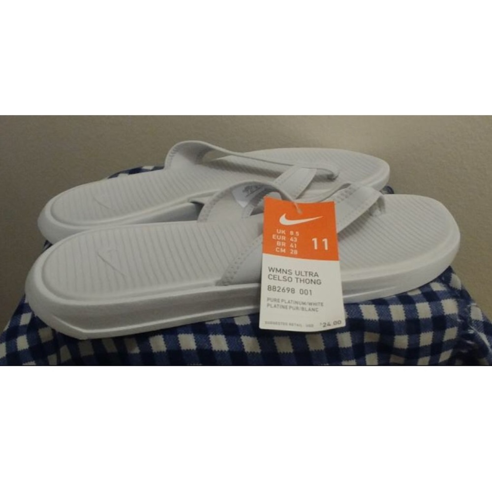 Nike white thongs